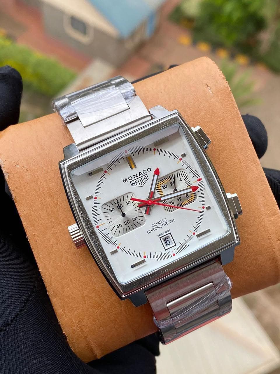 MONACO HEUR Chronograph Date Display Water Resistant Leather Metallic Strap Mens Watch